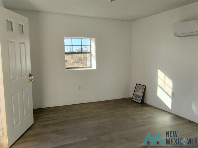 Foto del edificio - 890 Dodson Dr