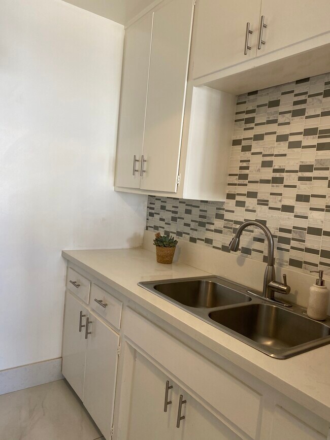 Foto del edificio - 5919 Chula Vista Way