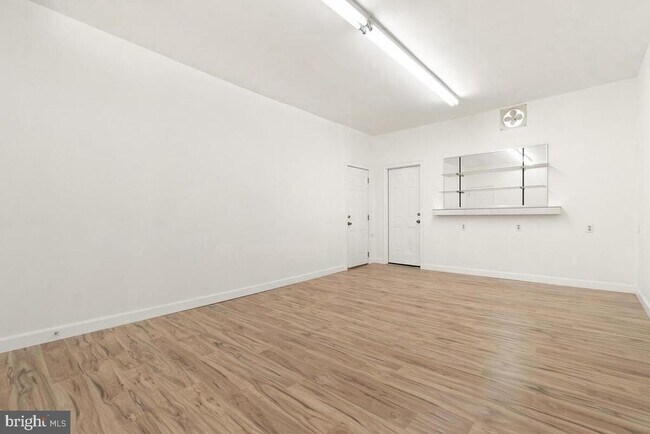 Building Photo - 3211 Belair Rd