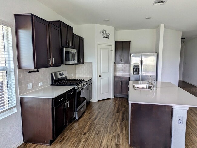 Foto del edificio - 1005 Bluewood Bend