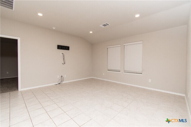 Building Photo - 5207 Karen Grn Dr
