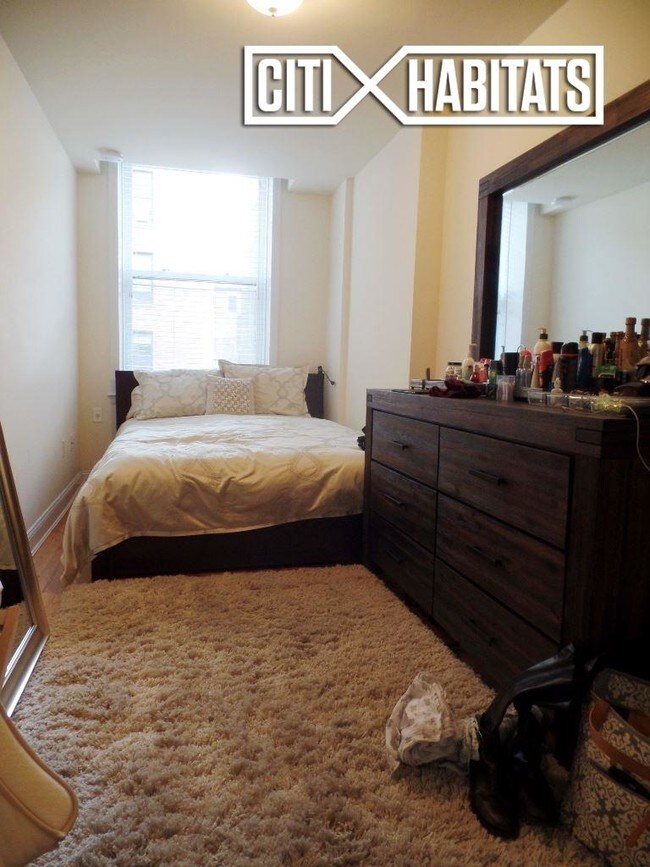 Foto del edificio - 316 W 75th St