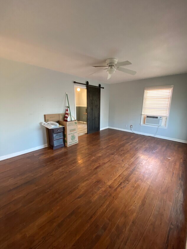 Primary Photo - 2605 W Washington Ave