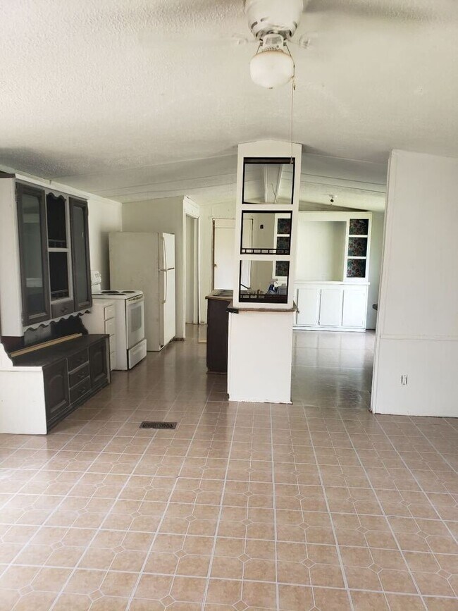Foto del edificio - APPROVED SECTION 8 VOUCHERS ONLY! Rent thi...