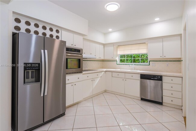 Building Photo - 1301 Lisbon St