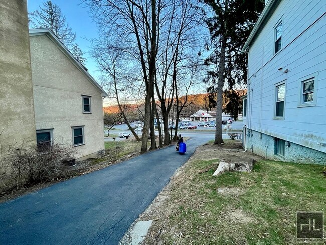 Building Photo - 2006 Albany Post RdCroton-On-Hudson, NY 10520