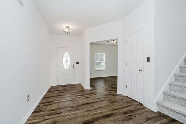 Building Photo - 6563 Enclave Blvd