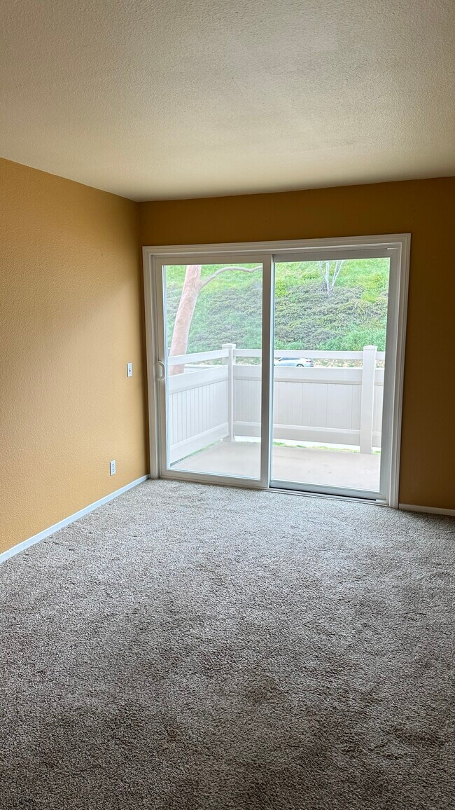 Living room - 8811 Gilman Dr