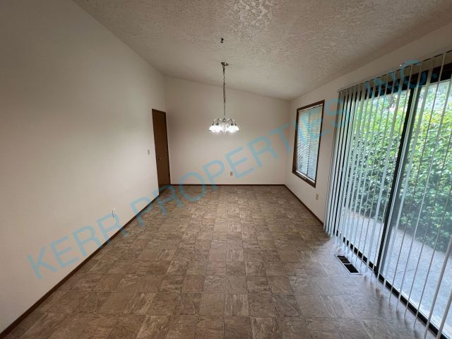 Foto del edificio - Woodstock neighborhood! 3 Bd / 2 Bth - - F...