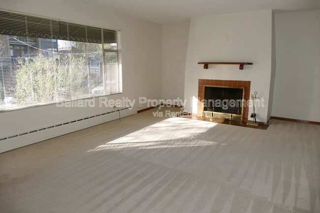 Building Photo - 722 N 47th St