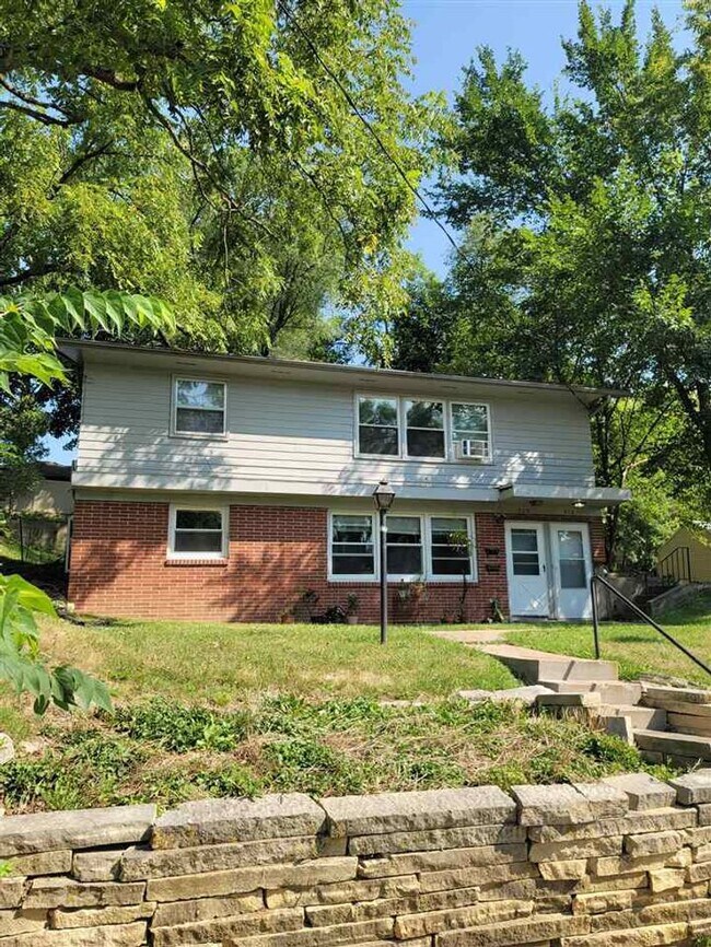 Building Photo - 518 W Benton St