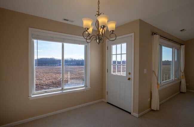 Foto del edificio - 290 Crestview Dr