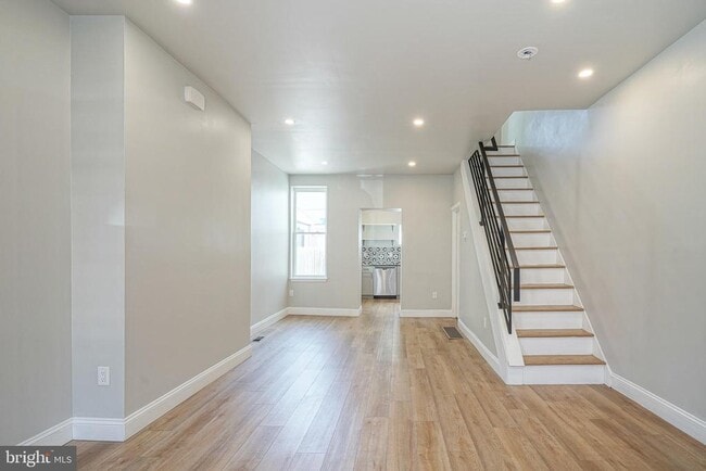 Building Photo - 3037 Tulip St