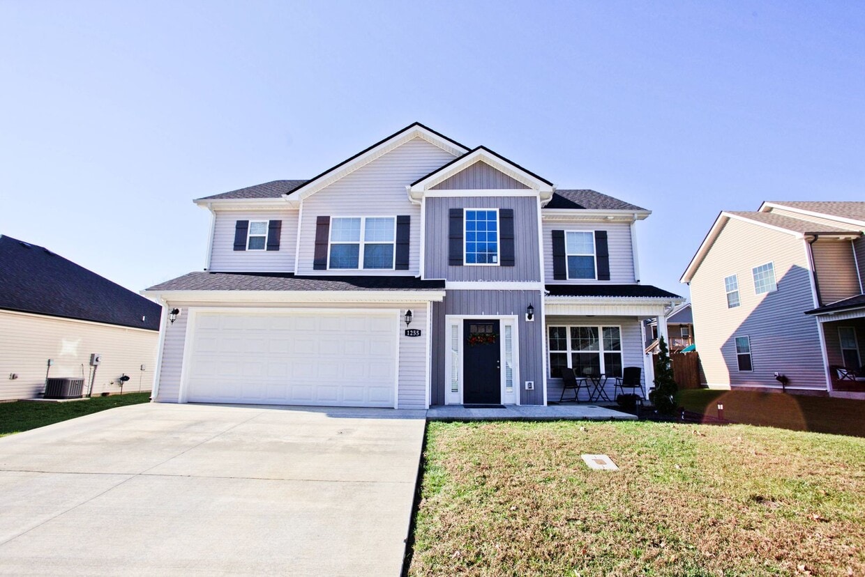 Primary Photo - Beautiful Clarksville Rental