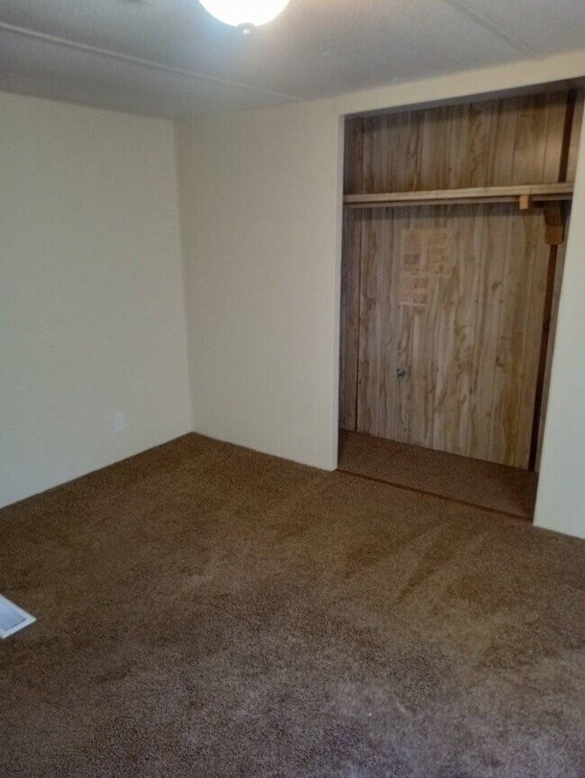 134 Hussey Mhp Ln, Beulaville, NC 28518 House Rental in Beulaville