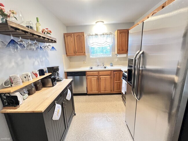 Building Photo - 1 br, 1 bath Condo - 6 Venice St