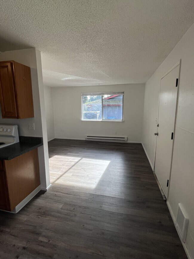 Foto del edificio - 7743 Pacific Ave SE