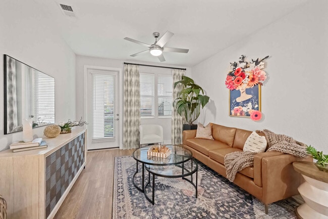 Interior Photo - Mallory Square