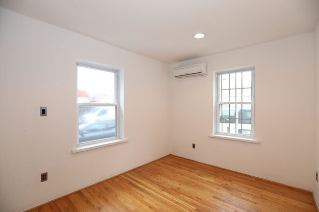 Building Photo - 19 Fulton Street