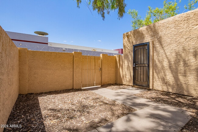 Building Photo - 4018 S 44th St