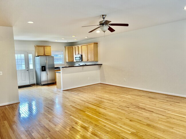Building Photo - 1368 Timberwood Blvd
