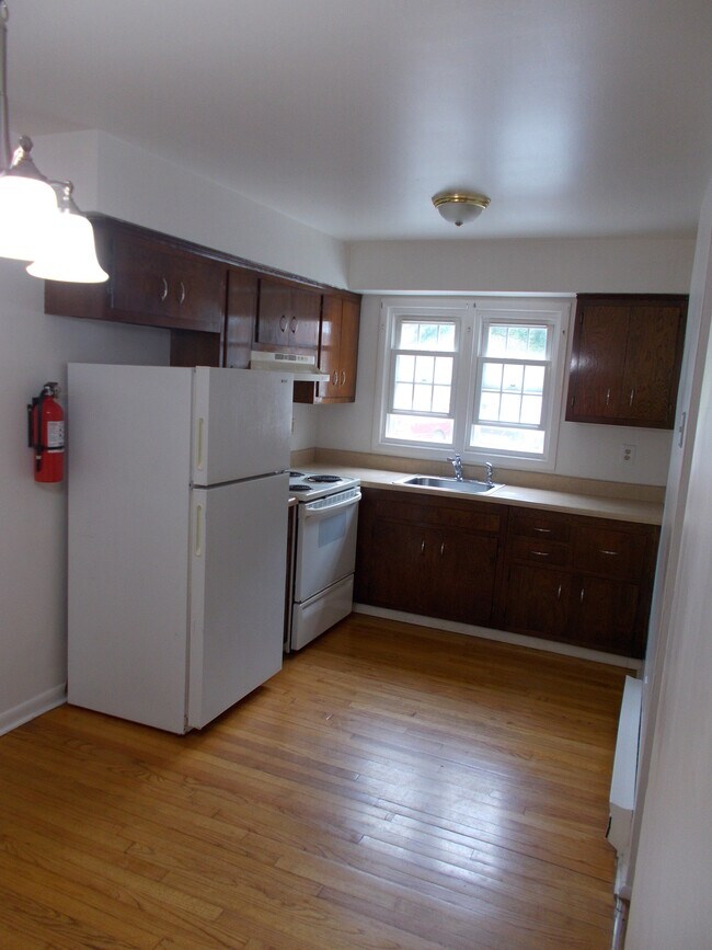 Building Photo - 15 Old Allamuchy Rd