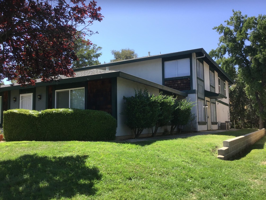 3527 Galena Dr Unit 3, Auburn, CA 95602 Condo for Rent in Auburn, CA