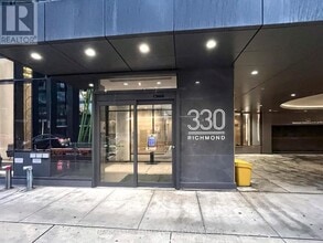 Building Photo - 330 Richmond St W