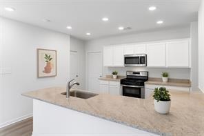 Foto del edificio - 1301 Parker Dr