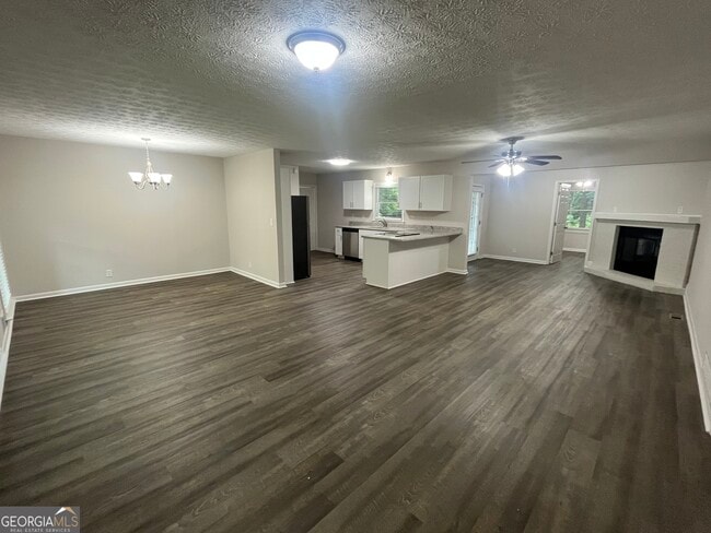 Foto del edificio - 4301 Allgood Way