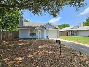 Building Photo - 2209 Dickens Dr
