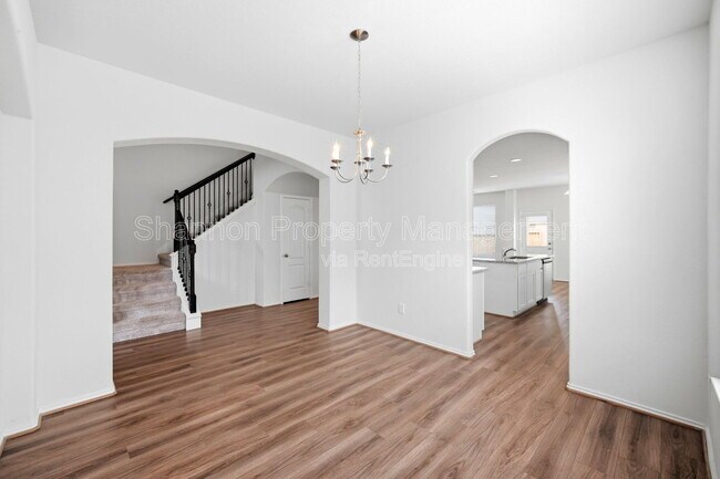 Foto del edificio - 5309 Camerford Ct