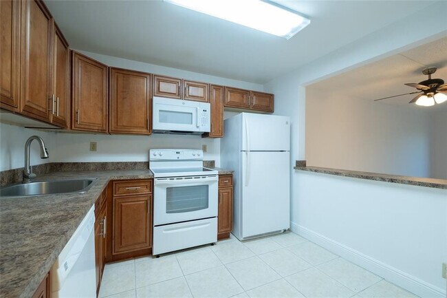 Foto del edificio - 9233 SW 8th St