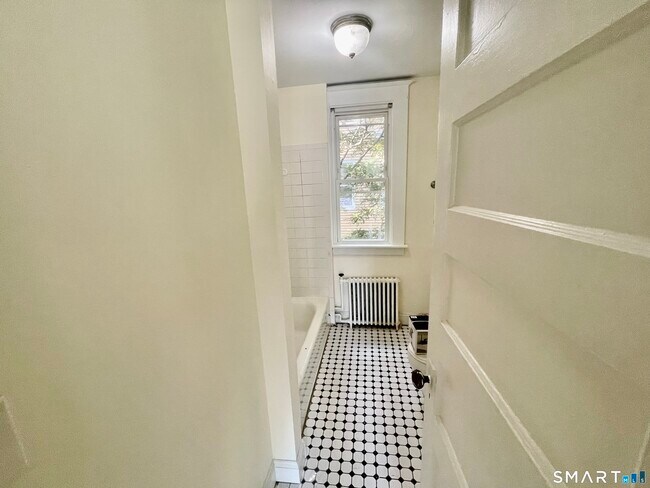 Foto del edificio - 53 Brownell St