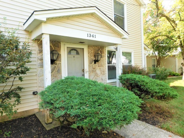 Foto del edificio - 1341 Glen Cir