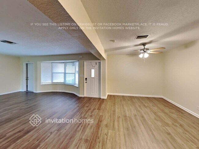 Foto del edificio - 8006 NW 43rd St