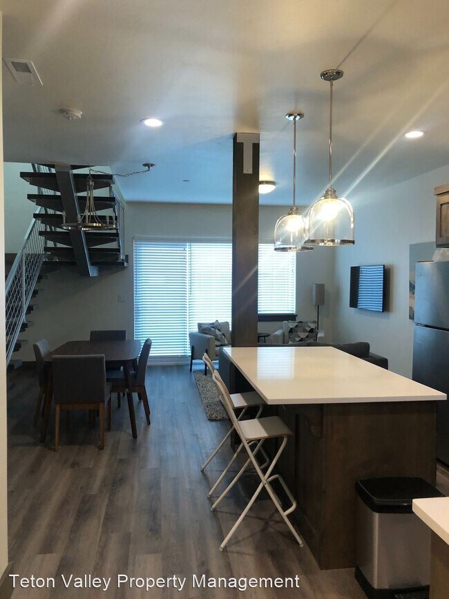 Building Photo - 2 br, 2.5 bath House - 8544 Pronghorn Trail
