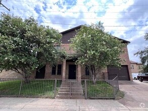 Building Photo - 207 Martingale