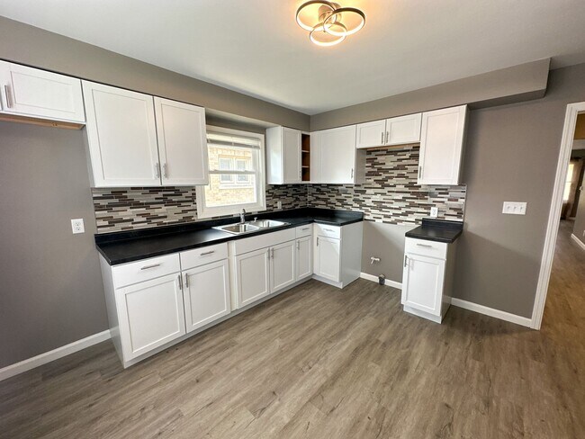 Foto del edificio - 3152 N 42nd Pl