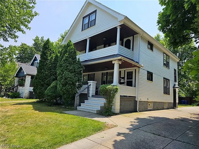 Photo - 16108 Parkgrove Ave Apartment