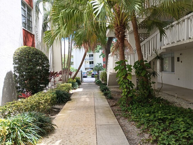 Foto del edificio - 2630 Pearce Dr