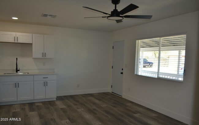 Building Photo - 44 N Mountain Rd