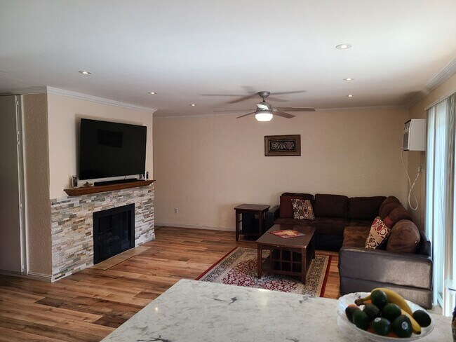 Building Photo - 10303 Caminito Aralia