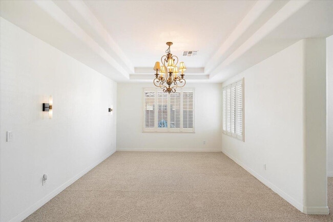 Building Photo - 5505 E Calle Del Sol