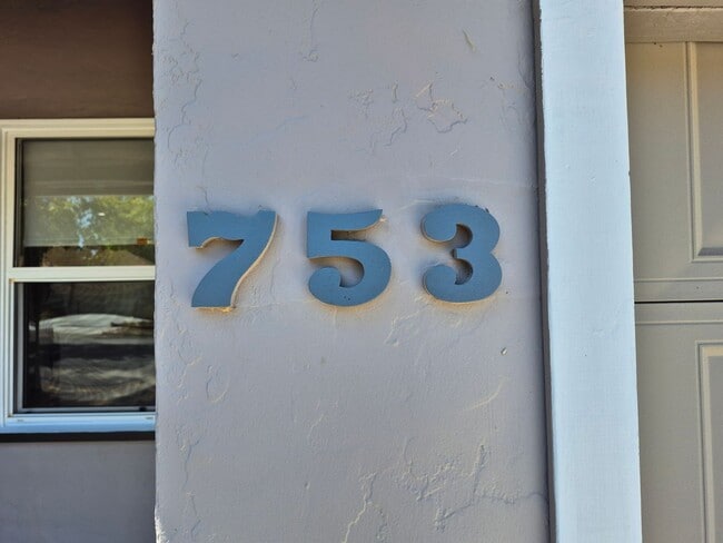 Foto del edificio - 3 Bedroom Home Near Montgomery Village