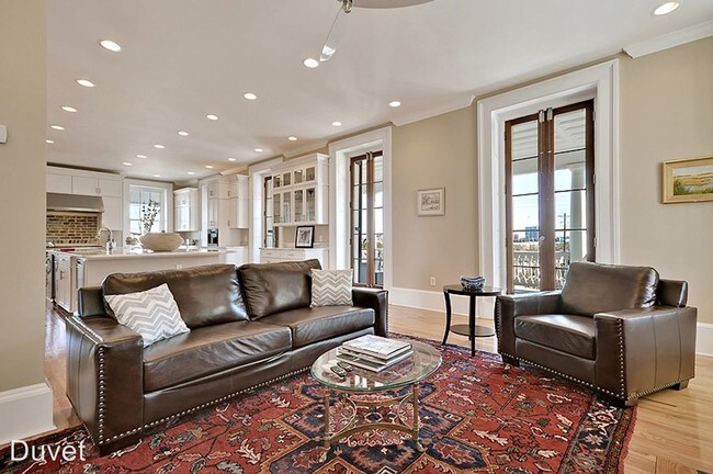 Foto del edificio - 8 br, 7 bath House - 729 East Bay Street