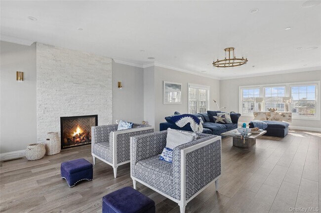 Foto del edificio - 39 Shinnecock Rd