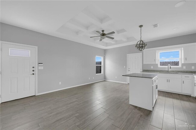 Foto del edificio - 13 Redbud Ln