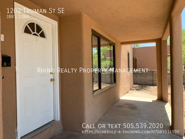 Foto del edificio - Lovely 3 Bedroom, 2 Bath Near Kirtland AFB!