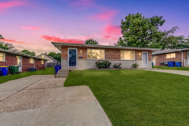 Building Photo - 4063 Esseldale Dr